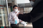 ارائه ماسک و مواد ضدعفونی کننده به مراجعین جهاد دانشگاهی