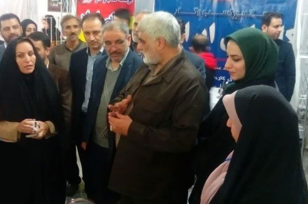 بازدید معاون استاندار از غرفه جهاد دانشگاهی در چهارمین نمایشگاه اشتغال و توسعه کارآفرینی