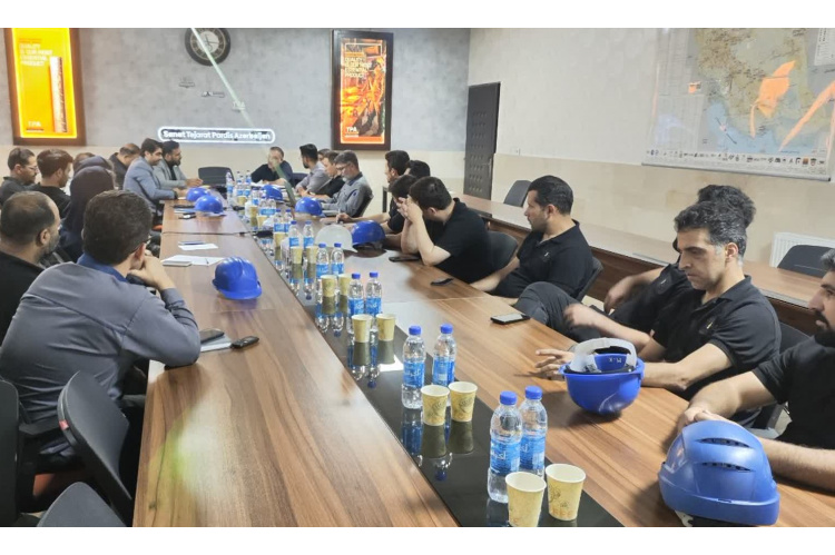 اجرای تفاهم نامه جهاددانشگاهی قم و مجتمع فولاد آذربایجان در زمینه مدیریت منابع انسانی