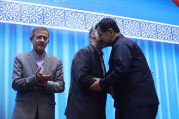 تجلیل از استاندار قم در چهل و ششمین سالگرد تشکیل جهاددانشگاهی
